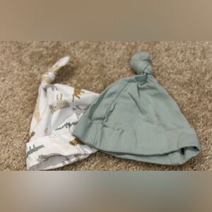 Adorable Knotted Beanie Set for Kids - Soft Green and Patterned White